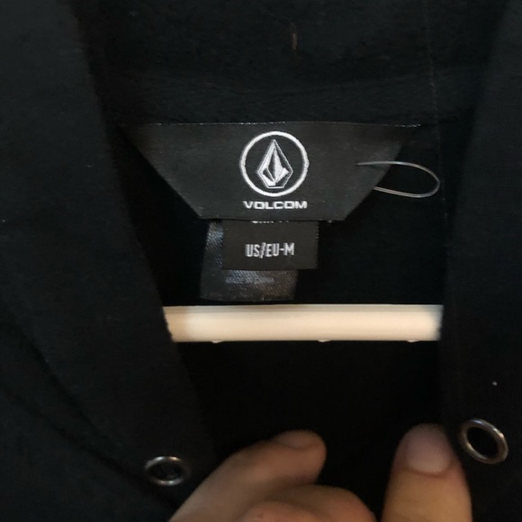 MENS BLACK MEDIUM VOLCOM HOODY - Picture 2 of 3